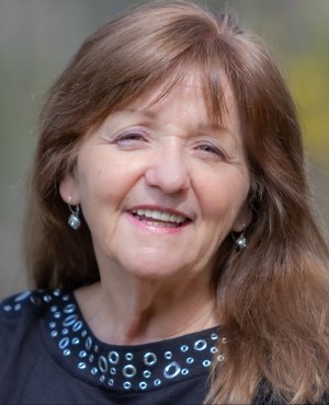 Portrait photo of Maureen Clemens