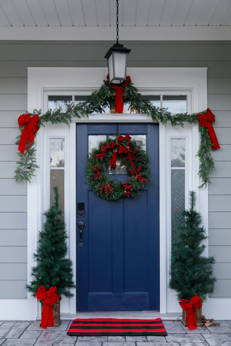 outdoor holiday décor for your new england home